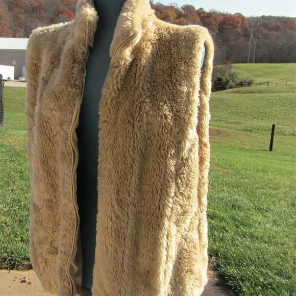xlarge furry vest lined - Picture 1 of 3